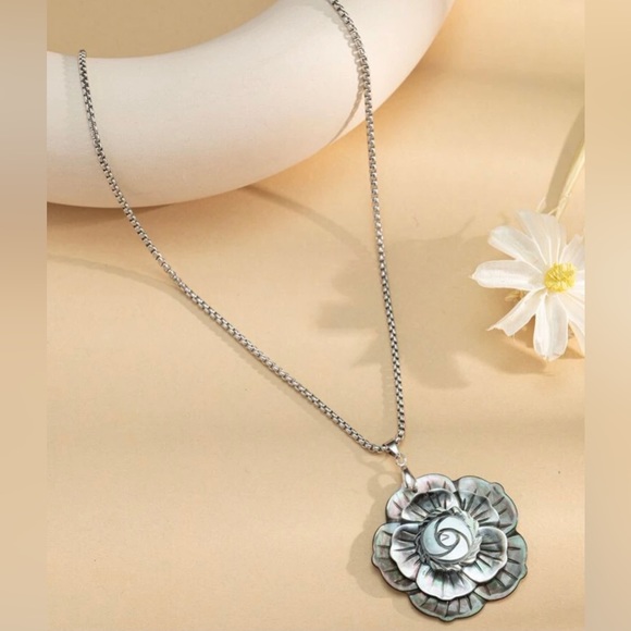 “Rose of the Ocean” Abalone Seashell Carved Iridescent Flower Brooch or Necklace - Picture 12 of 16